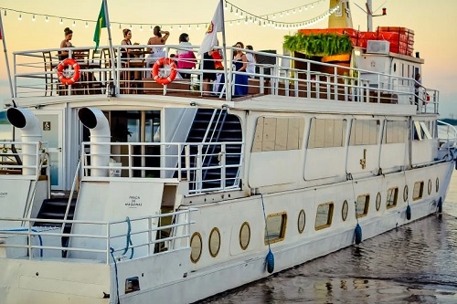 Passeio no Barco Cisne Branco - Navegando Pelo Guaíba